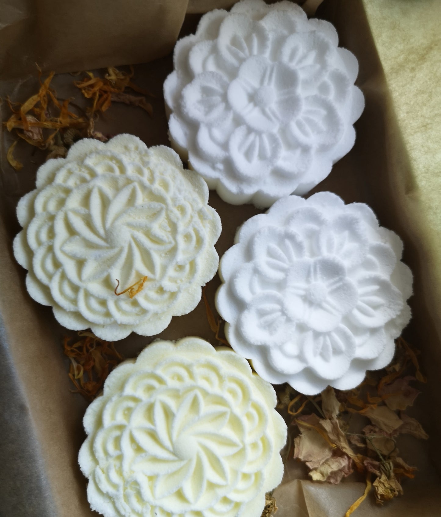Geranium and Orange Essential Oil Shower Steamers.  Gift Boxed or Plain. Handmade. Natural shower bomb. 50g x 4. Plastic Free