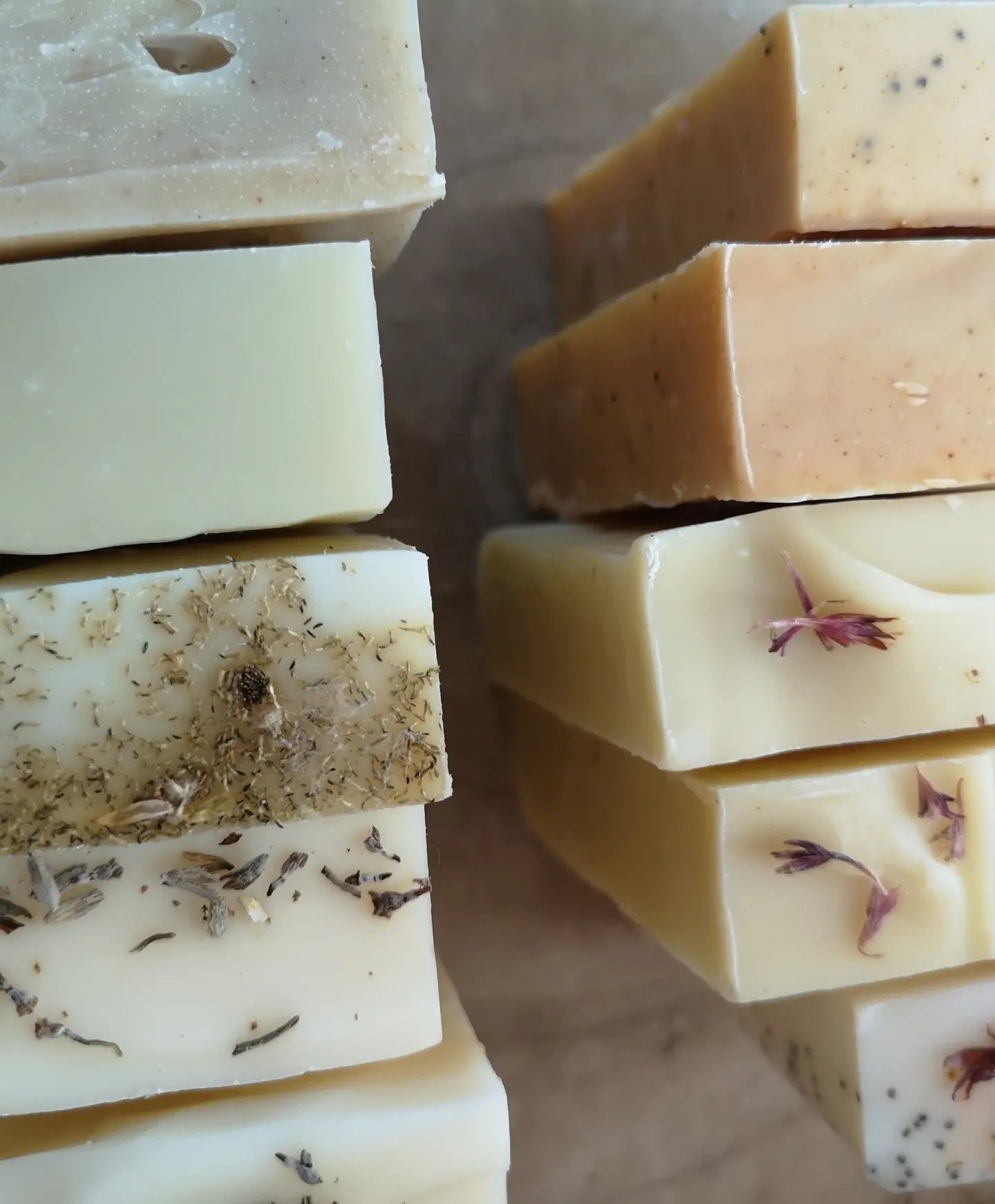 selection large soap/soap shampoo ends x5 bars. 600g+. Organic, vegan, palm oil/plastic free, cold process soap / natural shampoo. Handmade.