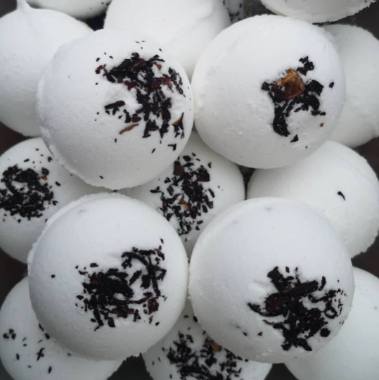 Individual Bath bomb. 75g. Natural bath bomb. Geranium, lavender, orange, cedarwood essential oils. Handmade + zero waste + vegan