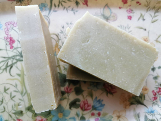 Spearmint & wheatgrass handmade natural soap. Cold process, organic, vegan solid bar. Natural shampoo. Palm oil and plastic free. Zero waste