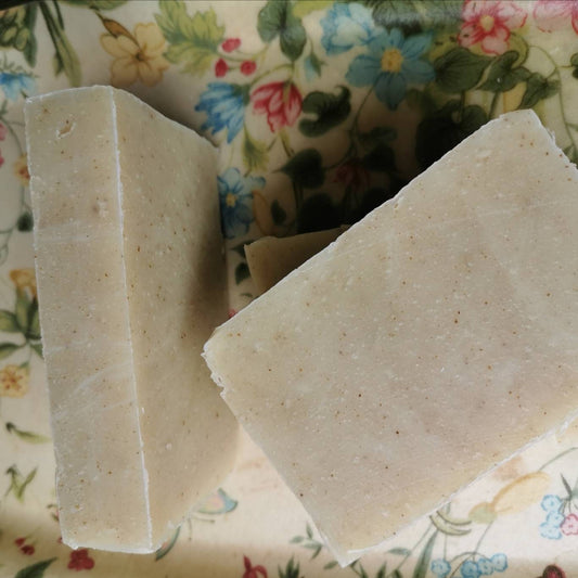 Grapefruit & Geranium cold process, handmade natural soap. Natural shampoo. Organic, vegan, plastic and palm oil free solid bar. Zero waste