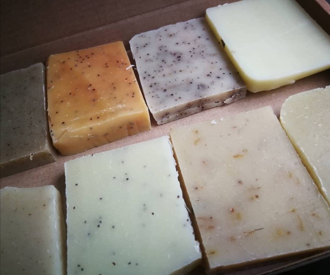 Mini soap sample gift set with card option. Handmade natural soap letterbox gift. Organic, vegan palm oil & plastic free cold process soap.