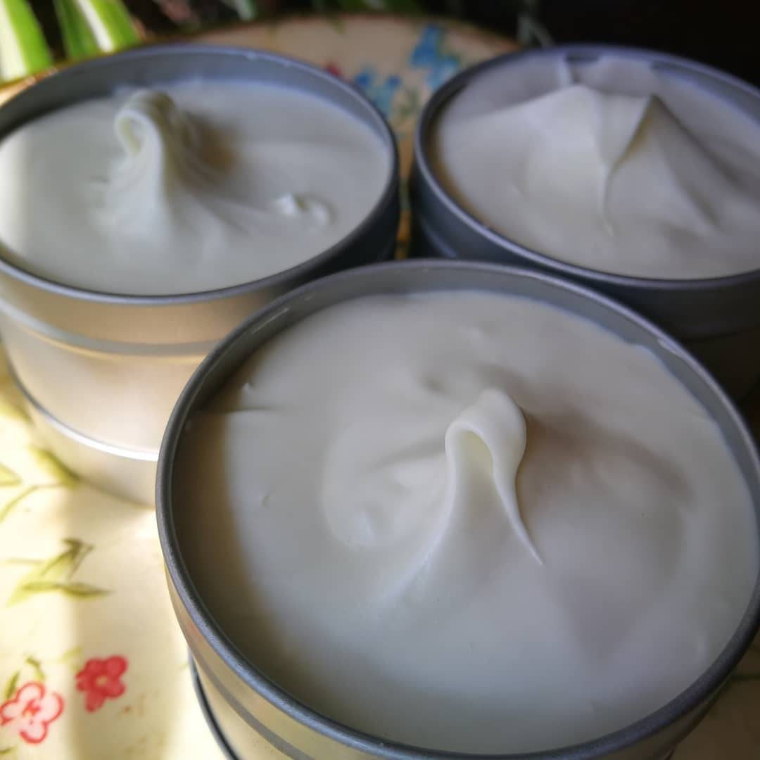 Shea butter, apricot kernel + hempseed oil organic body butter with essential oils. 100ml tin  Handmade vegan & plastic free moisturiser