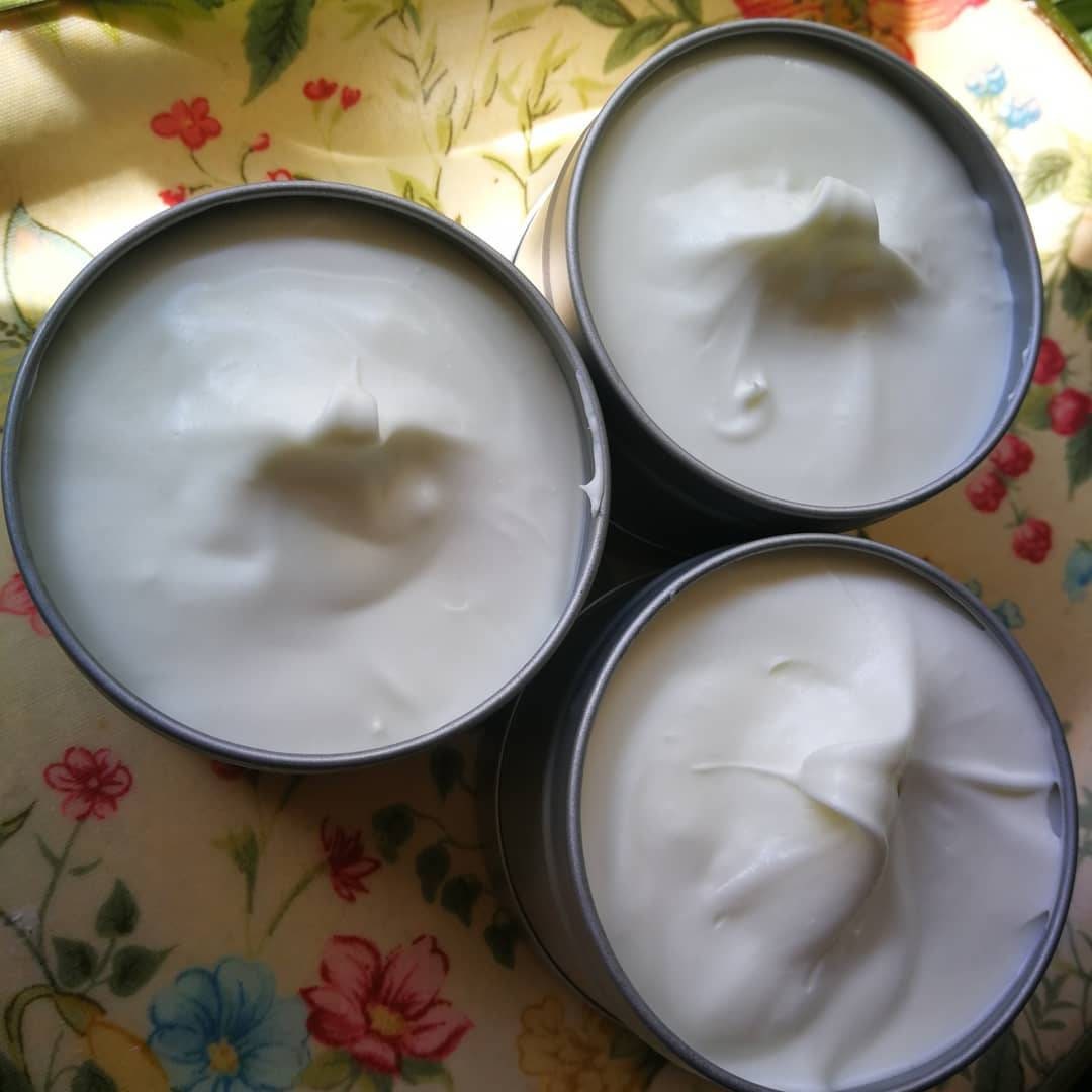 Patchouli, lime and may chang whipped body butter. Organic Shea/apricot kernel/hempseed base. Handmade vegan & plastic free moisturiser