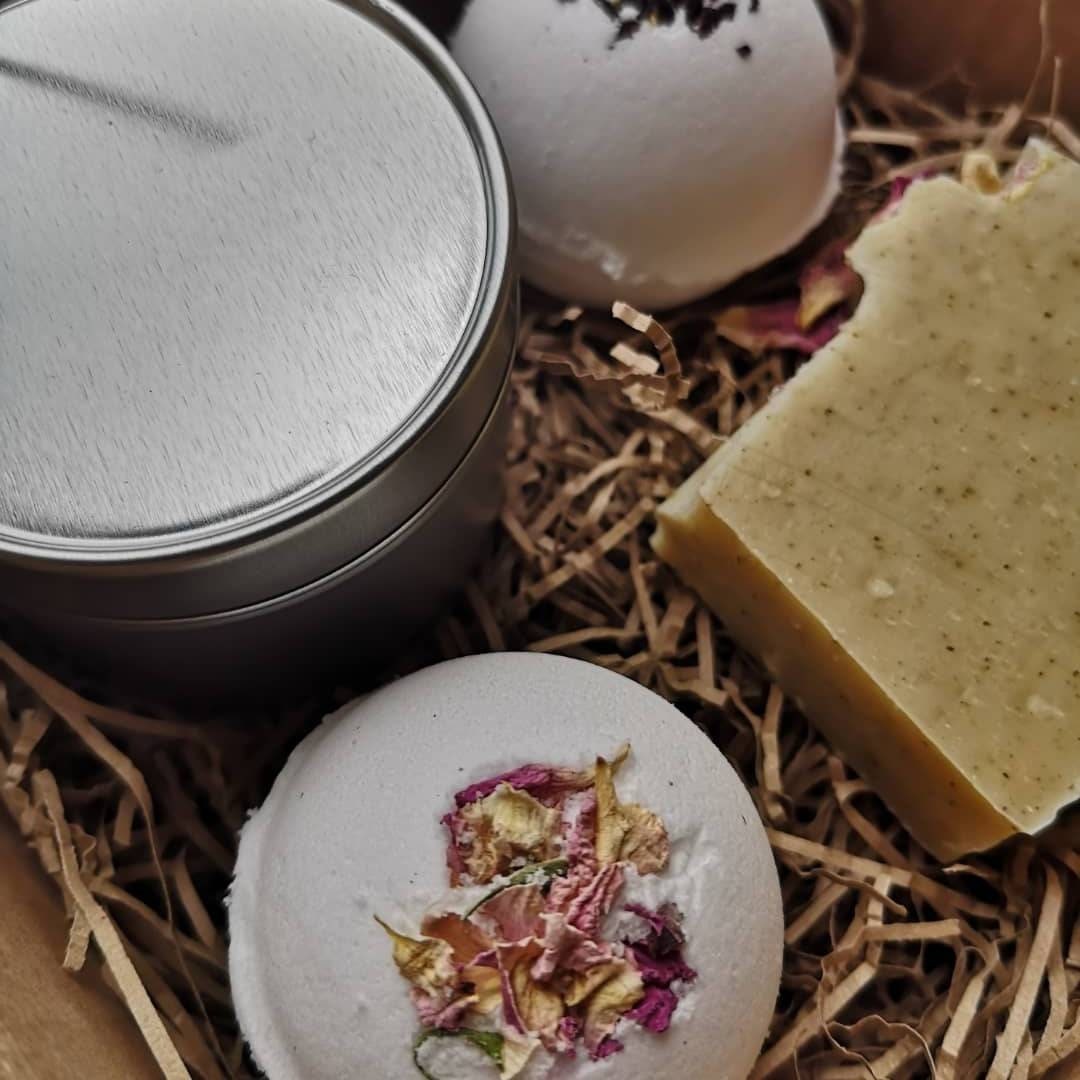 Floral + frankincense gift set. Soap bar, body butter & bath bomb boxed gift. Gift for mum. Handmade + zero waste Organic fair trade vegan