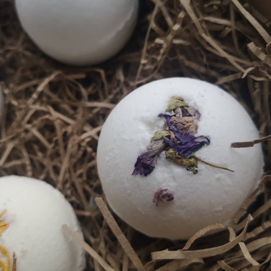 Small Bath bomb gift set. Set of 4 boxed natural bath bomb collection. Valentine's gift. Handmade + zero waste Organic, fair trade + vegan