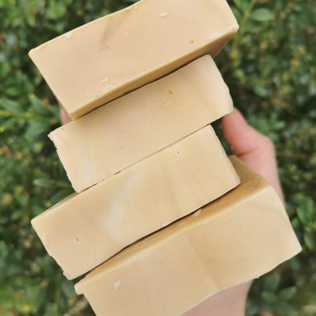 Rosehip, geranium & cedarwood. 100% olive oil castile cold processed soap. Handmade. Bird friendly + fairtrade, organic, vegan. 110ge bar.
