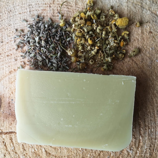 Lavender, black pepper and juniper berry, triple butter and hemp soap. With chamomile infused olive + oat. Organic handmade soap bar. 120ge