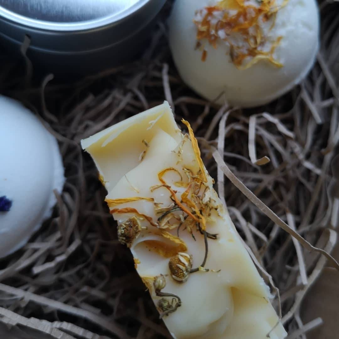 Citrus + cedarwood gift set. Soap bar, body butter & bath bomb boxed gift. Valentine's gift. Handmade and zero waste. Organic vegan